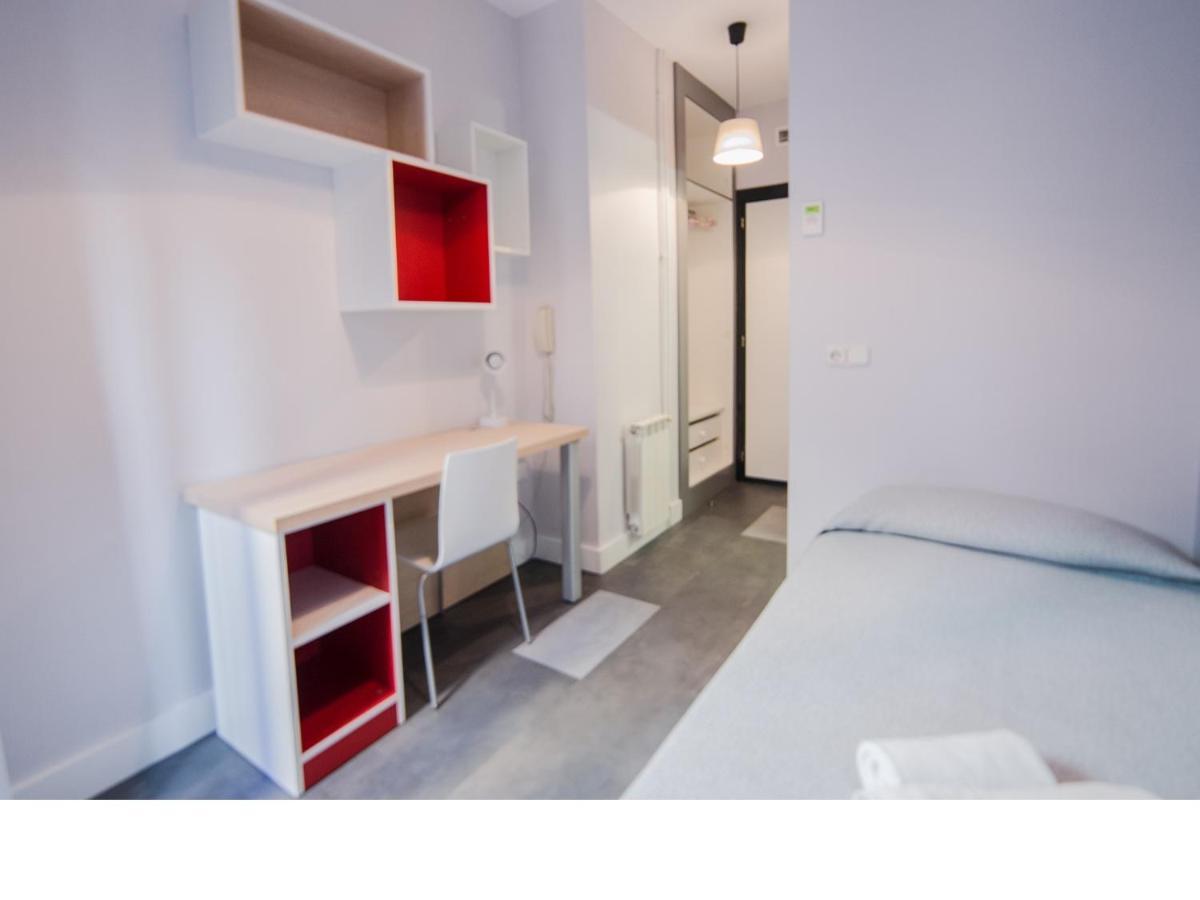 Residencia Universitaria Tagaste Barcelona Kamer foto
