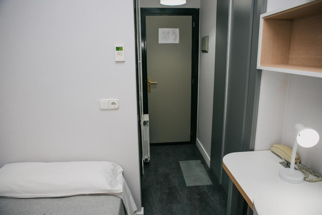 Residencia Universitaria Tagaste Barcelona Buitenkant foto